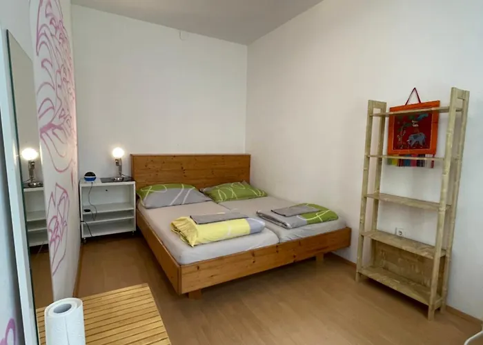 City And Homestay *